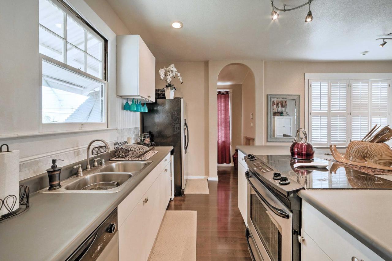 Hawaiian Hideaway With Yard Less Than 2 Miles To Hilo Bay! Ngoại thất bức ảnh